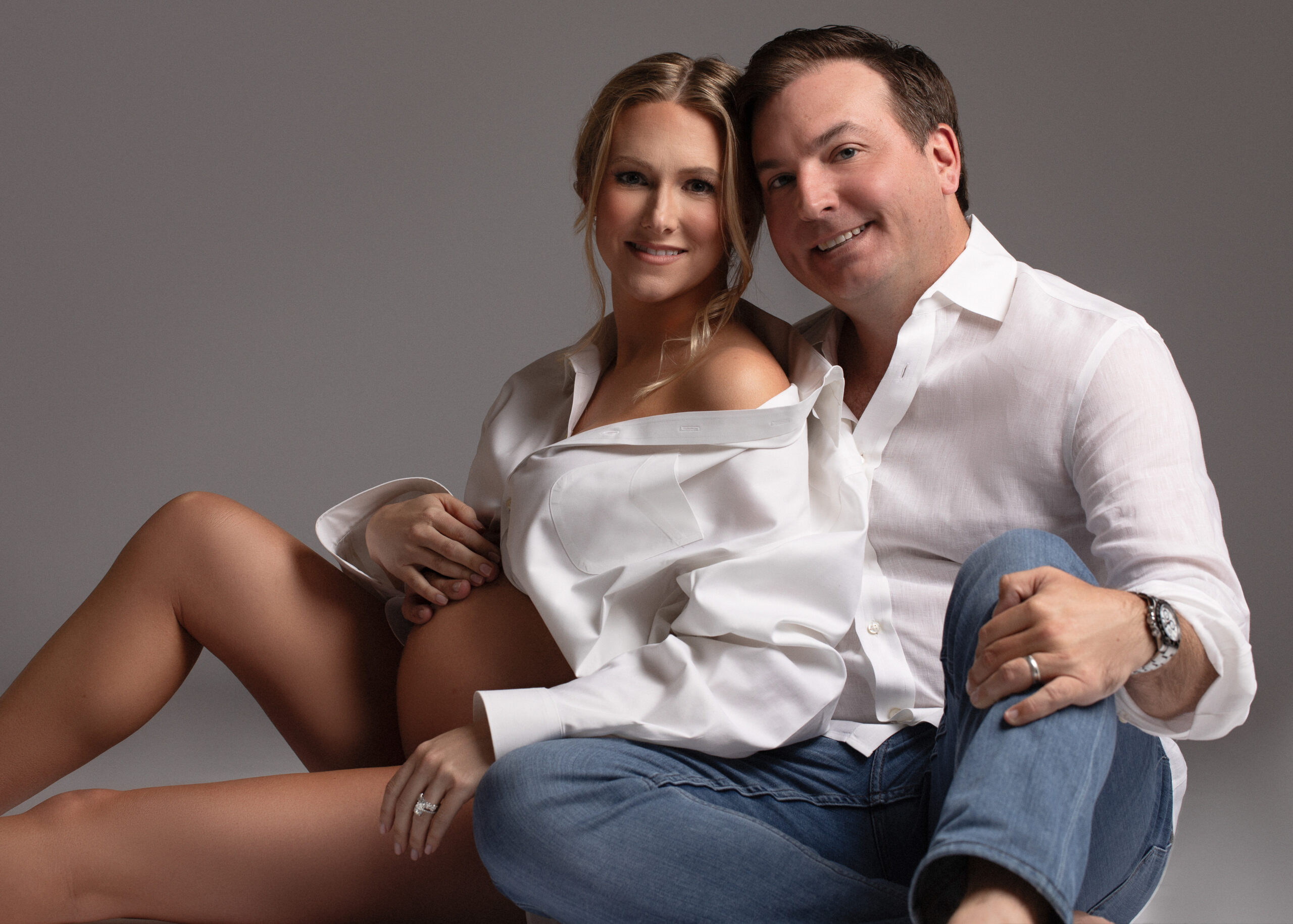Modern maternity session photo in Fort Lauderdale with casual wardrobe